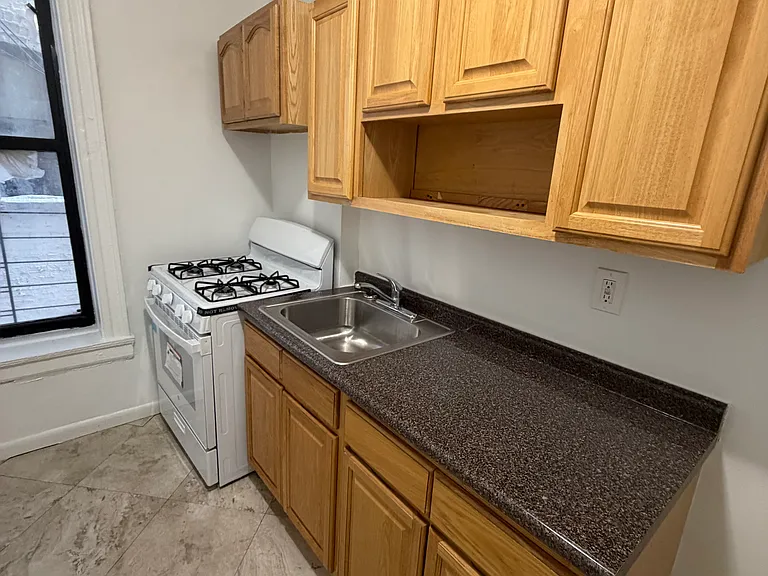 1250 Morris Ave #GN — Photo 7