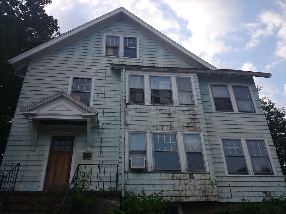 2nd image of 60 Winship St