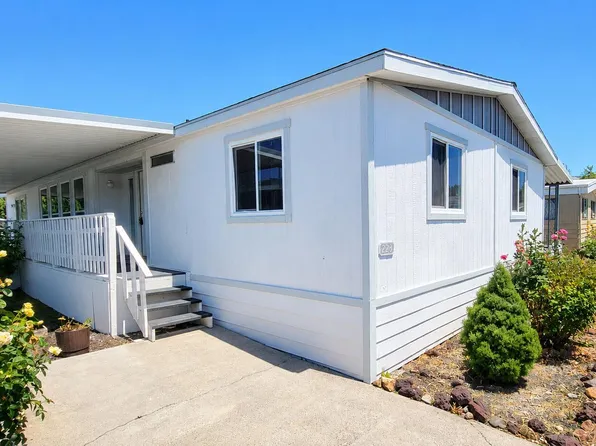 3555 S Pacific Hwy Space 223, Medford, OR 97501
