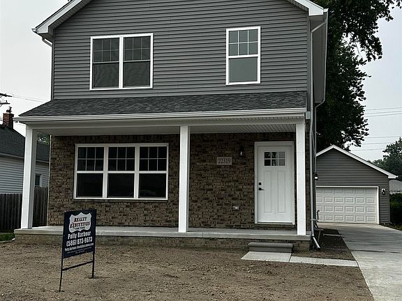 3rd image of 22319 Ridgeway St