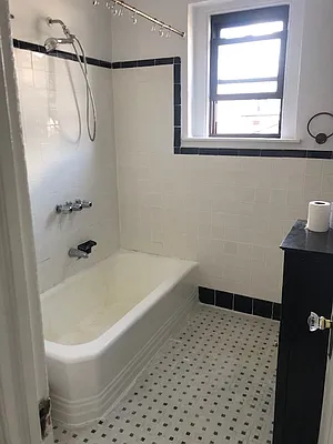 Rented by Velsor Realty | media 21