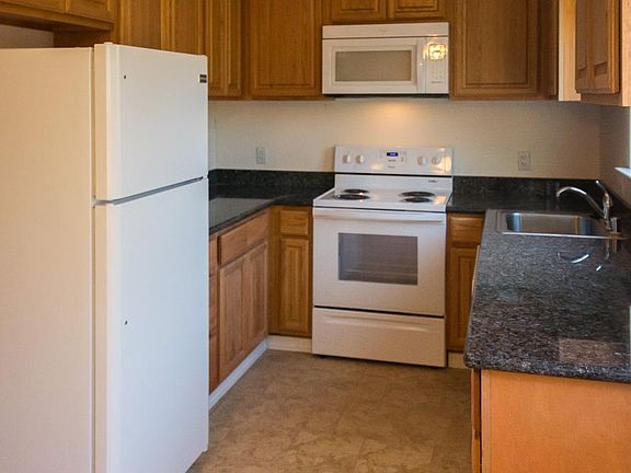 3rd image of 1248 Brookfield Ave #3