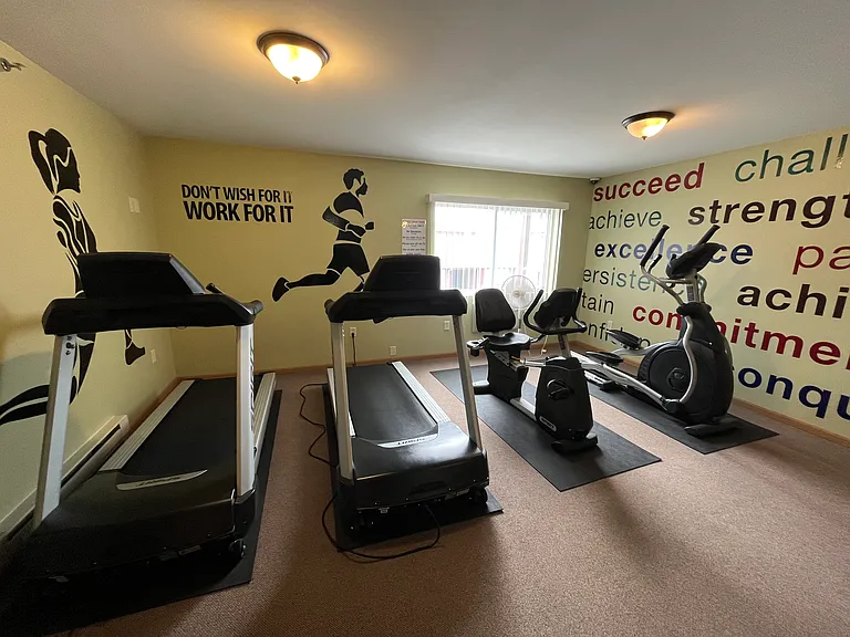 Berry Pointe Luxury Apartments — Photo 10