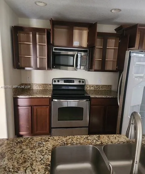 330 Carina Cir #330 — Photo 1