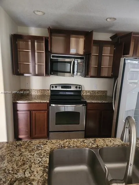 330 Carina Cir #330