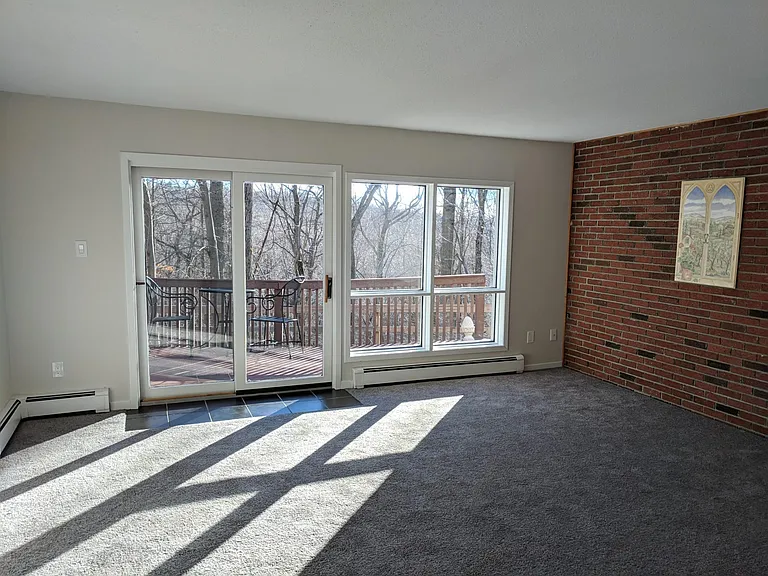 29 Westwind Dr #1 — Photo 1
