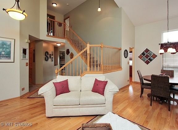 2nd image of 1701 Vineyard Dr