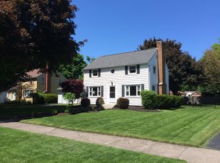 44 Wyndham Rd, Irondequoit, NY 14609