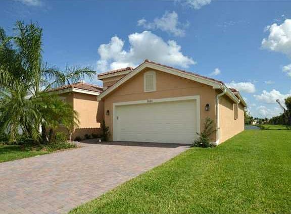 Home For Sale In Valencia Reserve