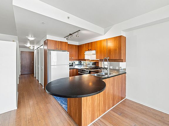 5th image of 1478 Hastings St W #507