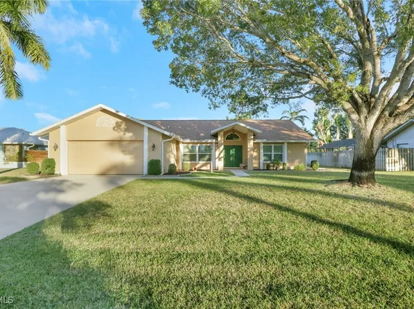 5739 Inverness Cir, North Fort Myers, FL 33903