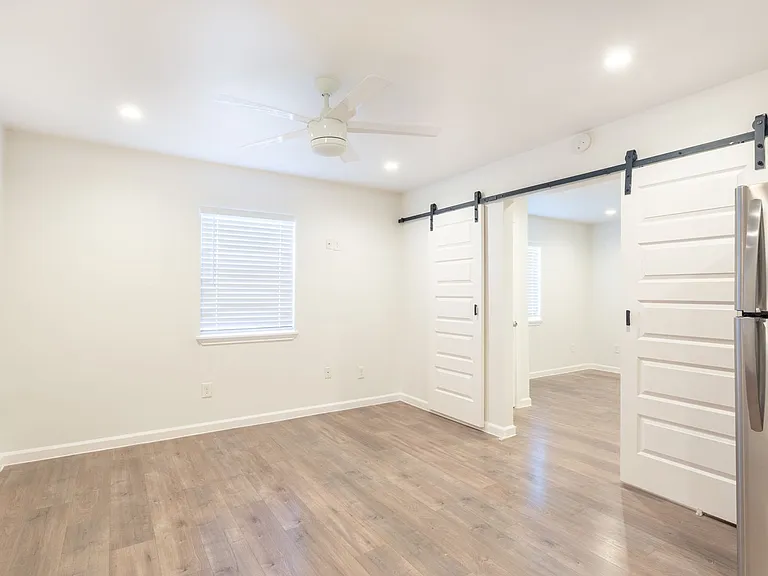 1519 Bennett — Photo 4