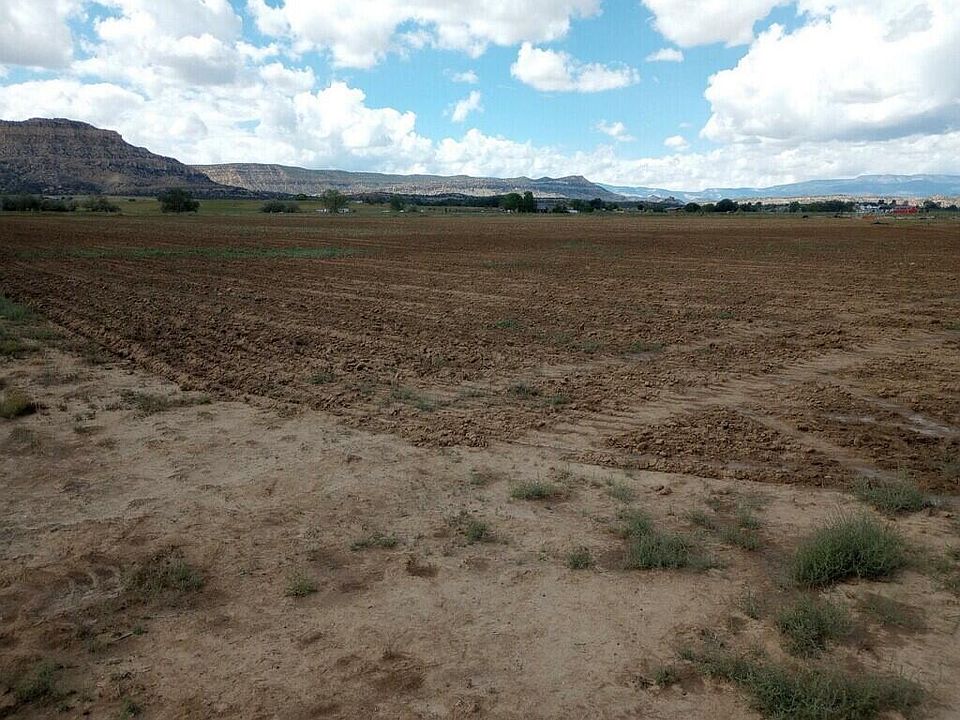 2nd image of 1930 S Lizard Ranch Rd