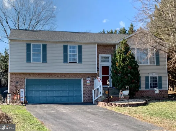 13111 Hyacinth Ct, Hagerstown, MD 21742