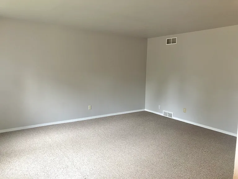 4 Dunraven Ct — Photo 7