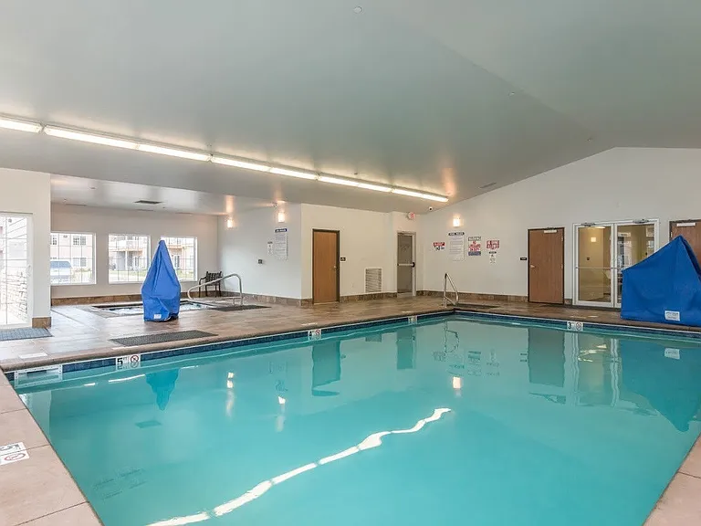 Dakota Pointe — Photo 9