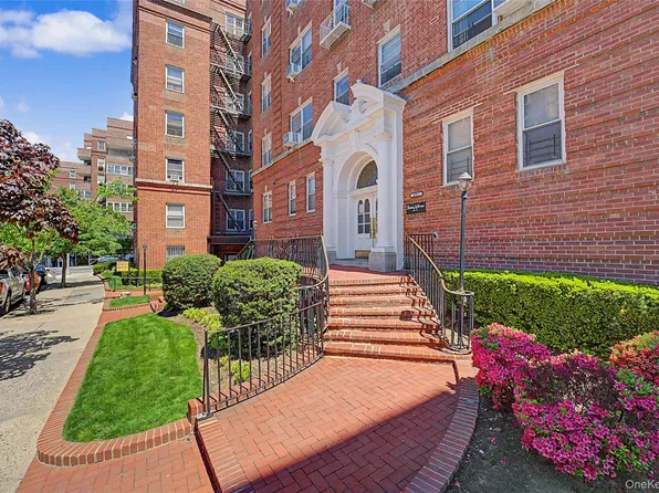 69-11 Yellowstone Boulevard #A4, Forest Hills, NY 11375