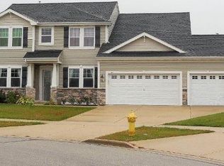 747 Creekwood Ln, West Bend, WI 53095