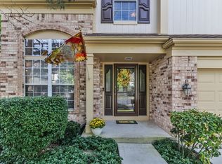 230 Esprit Ct, Bloomingdale, IL 60108