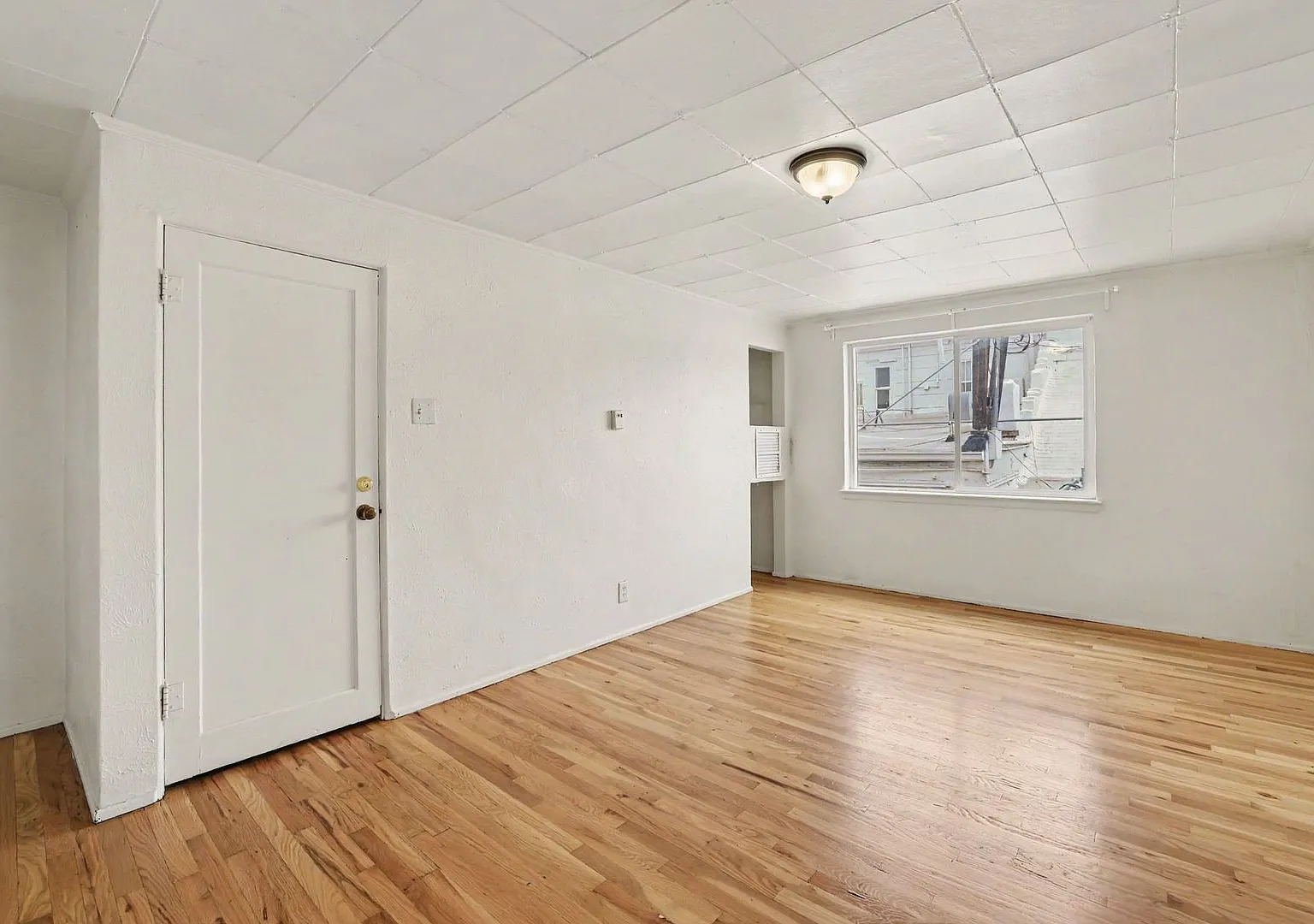 4 W Arkansas Ave — Photo 4