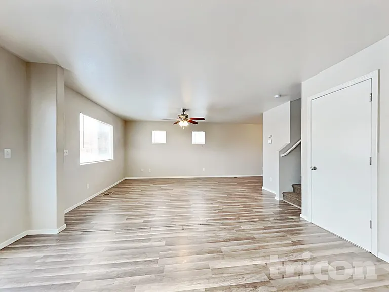 8818 Sunset Breeze Dr — Photo 2