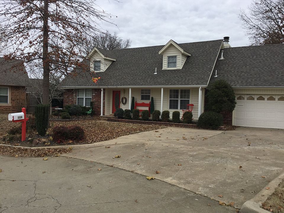 Front extra wide driveway