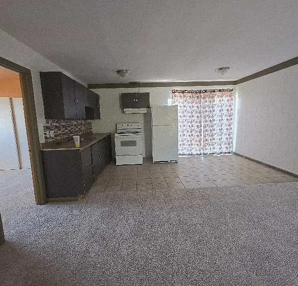 Poplar Ave — Photo 2