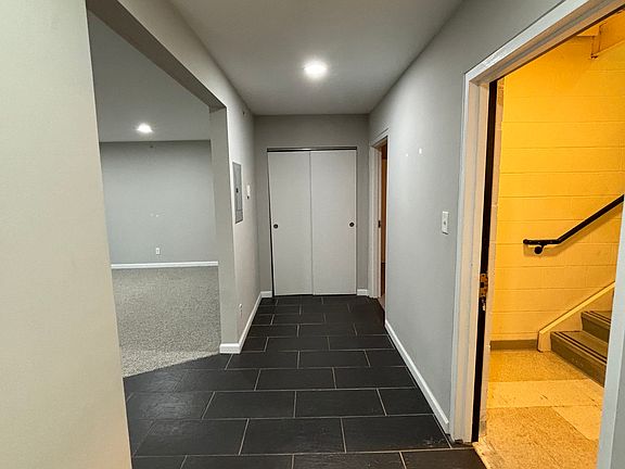 3rd image of 154 N Pearl St APT 2
