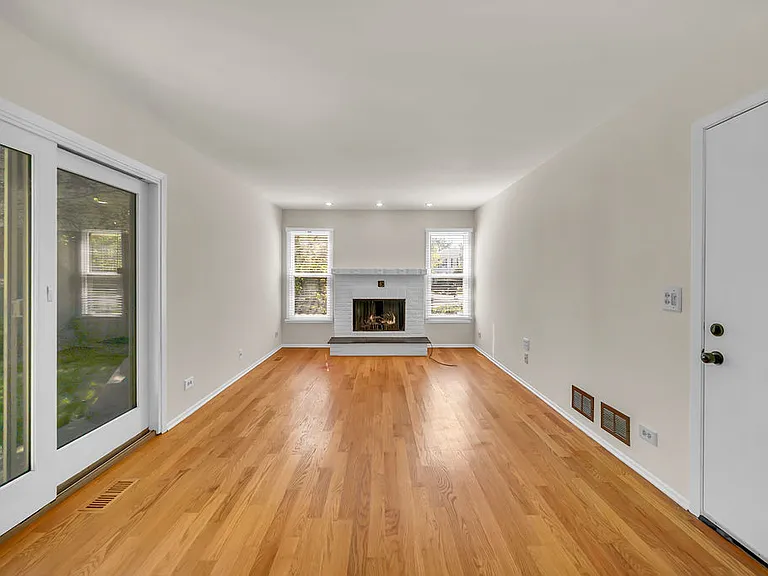1100 Lockwood Dr — Photo 15