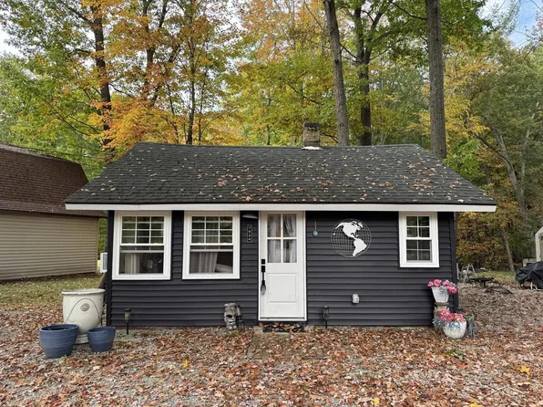 7924 Campbell Ave, Hale, MI 48739