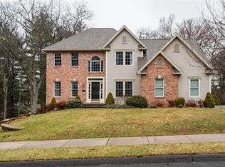 28 Candlewood Dr, Agawam, MA 01001