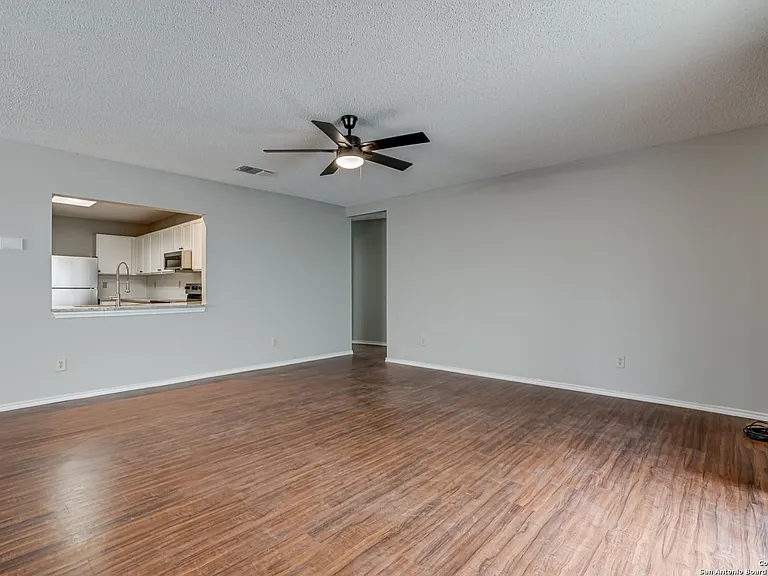 16522 Alwick Ln — Photo 4