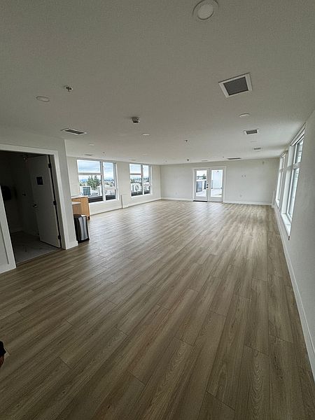 Surrey Apartment for rent - 1 Bedroom — photo 19