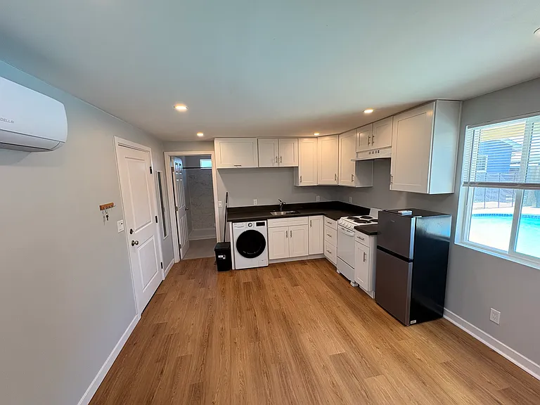 5688 Marne Ave — Photo 7