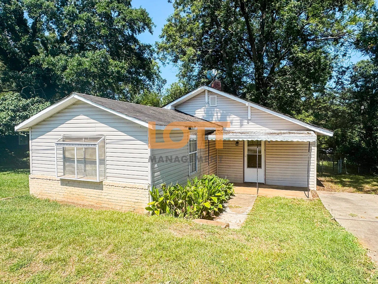 3 bed, 1292 sqft, $1,300 — Photo 1