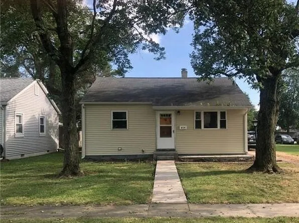 819 E Chestnut St, Hoopeston, IL 60942