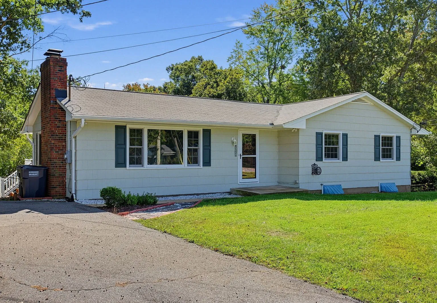 3 bed, 3.0 bath, 2654 sqft, $2,750 — Photo 1