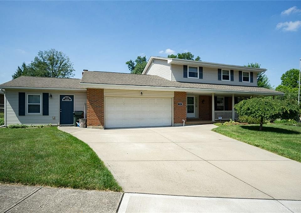 1st image of 725 Fountain Abbey Pl