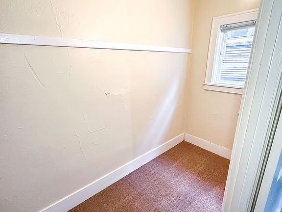 4th image of 1509 E Madison St #1519-204