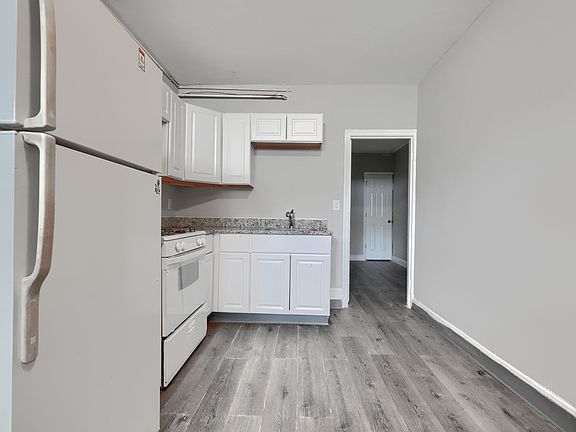 2nd image of 1314 N Kenwood Ave APT 1