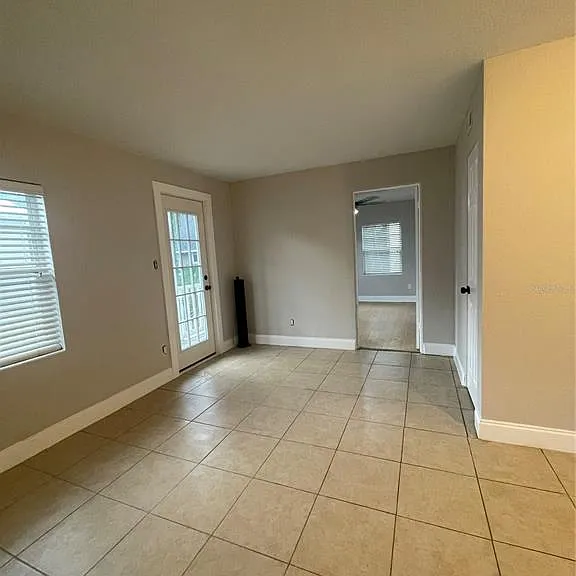 727 1/2 Edgewater Dr — Photo 13