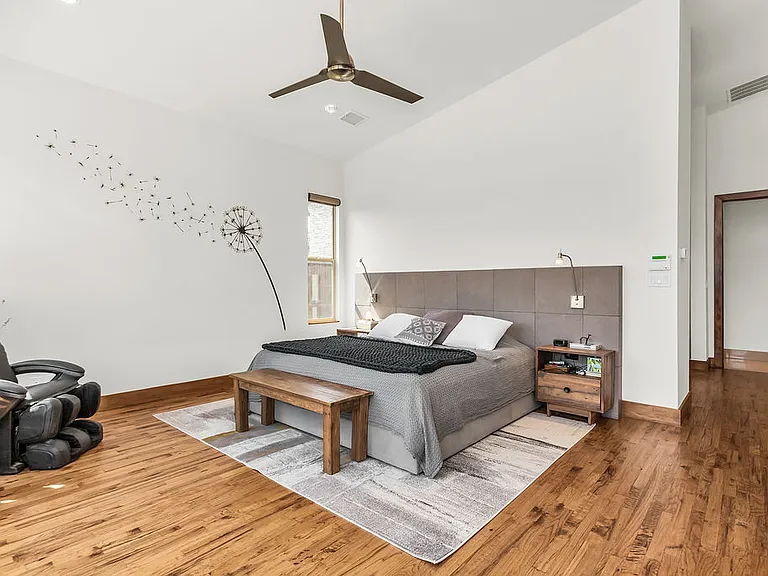 10027 Hillsdale Ln — Photo 11