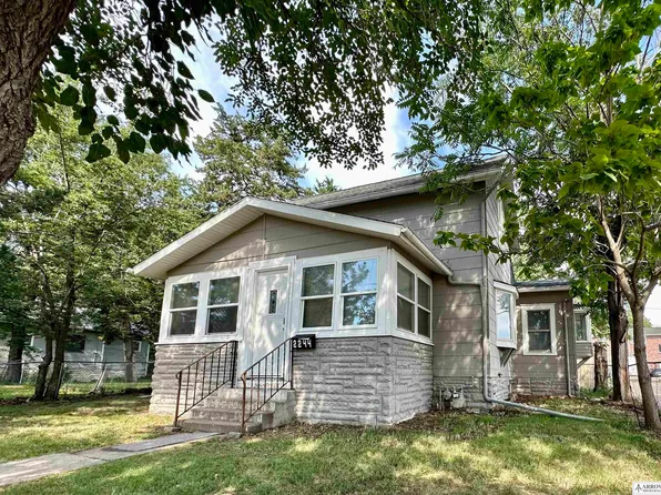2244 S 13th St, Lincoln, NE 68502