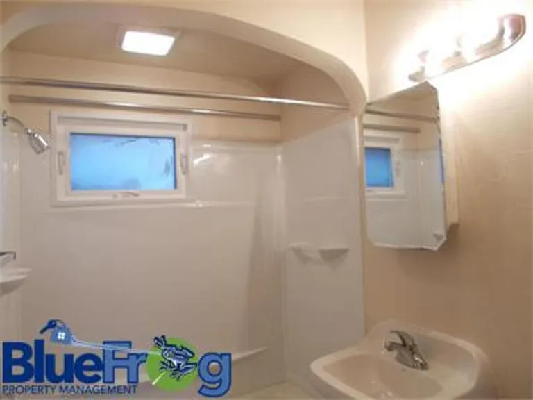 414 Dousman St #1 — Photo 9