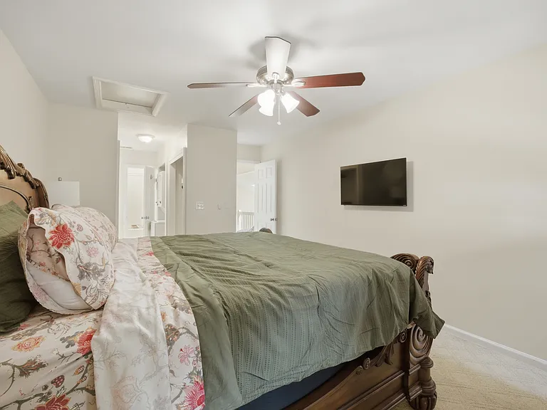 1001 Saint Andrews Way #B — Photo 21
