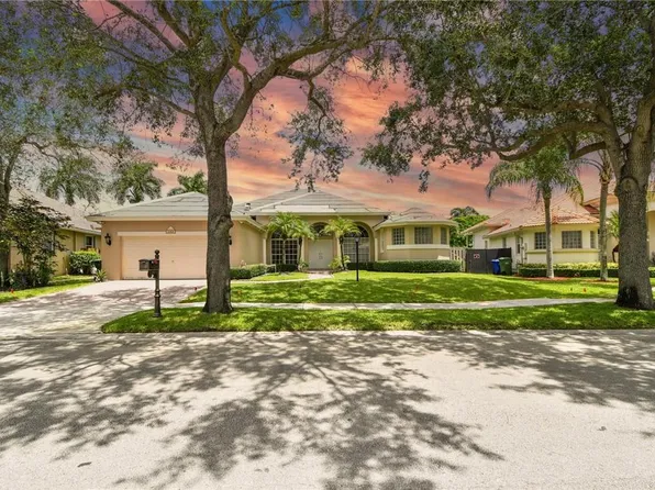 2301 NW 129th Terrace, Pembroke Pines, FL 33028
