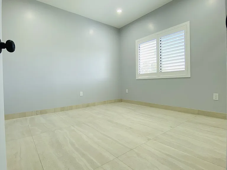 5373 Geneva Ave — Photo 12