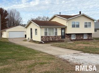 703 2nd St, Colona, IL 61241