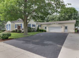 509 Division Rd, Wapella, IL 61777