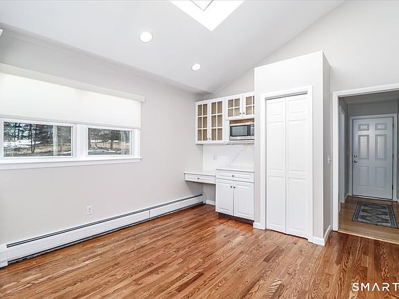 4th image of 12 South Mountain Road